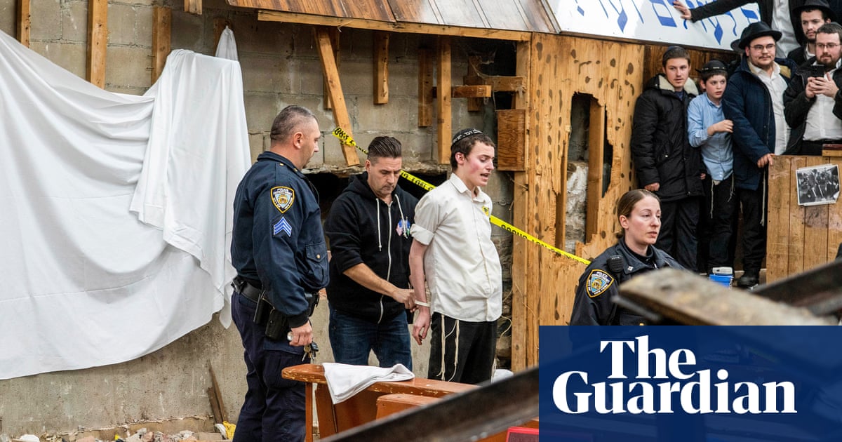 Featured image for "Controversy Surrounds Illegal Tunnel Under Brooklyn Synagogue"