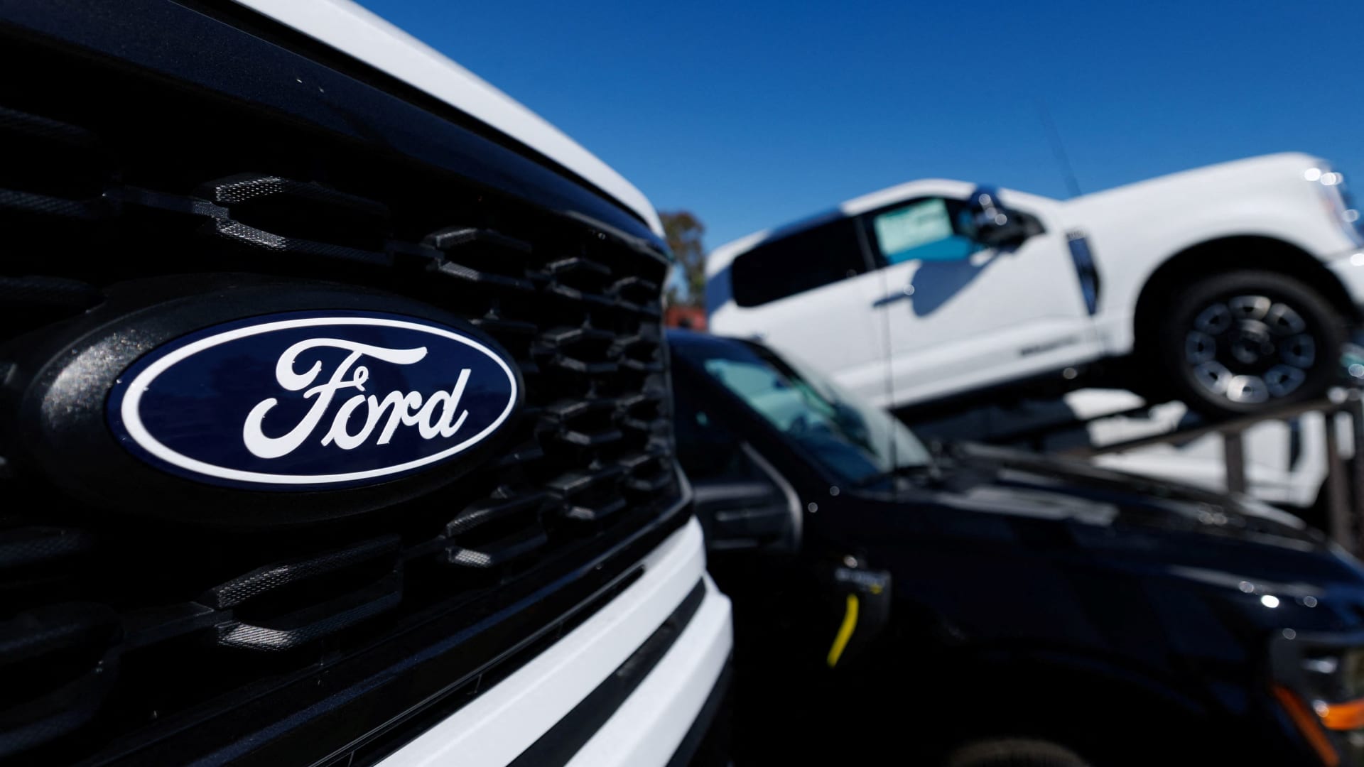 Featured image for Ford Faces $19.5 Billion Loss as It Retreats from EV Plans