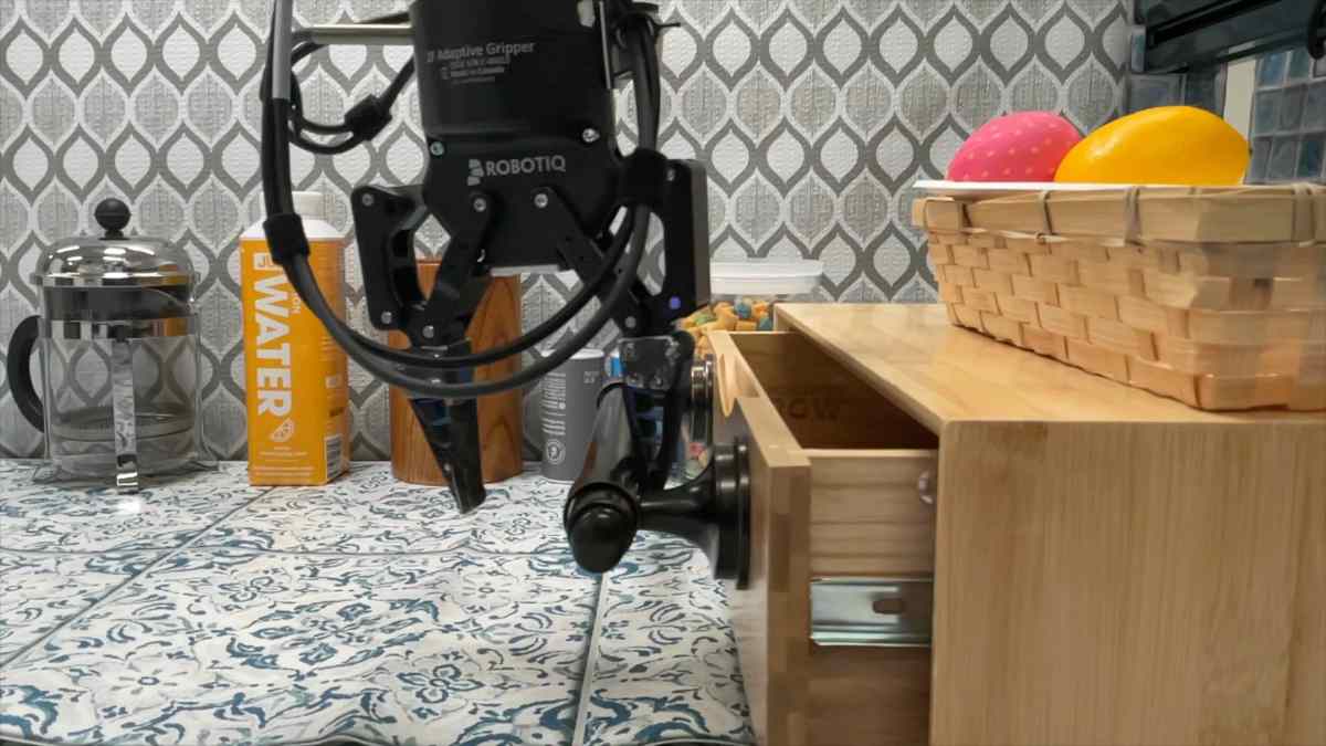 Featured image for "Robot Learning Takes Cues from Human Toddlers"