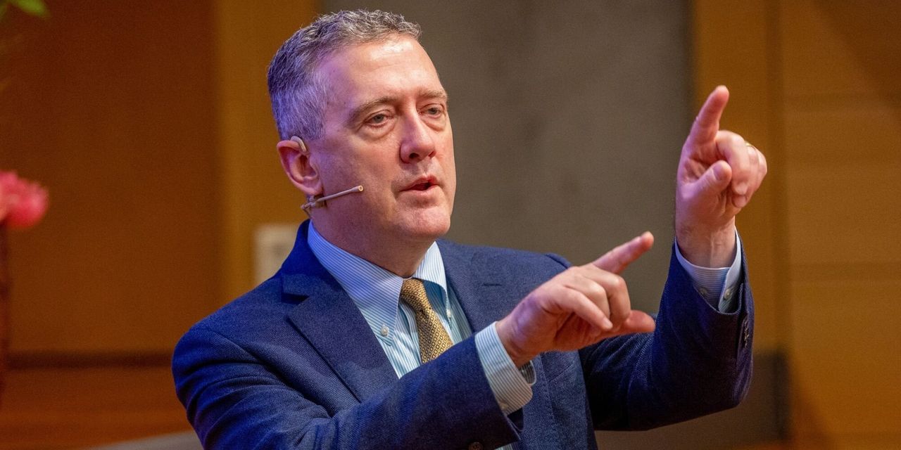 Featured image for Fed President Bullard Dismisses Recession Fears, Expects Higher Rates