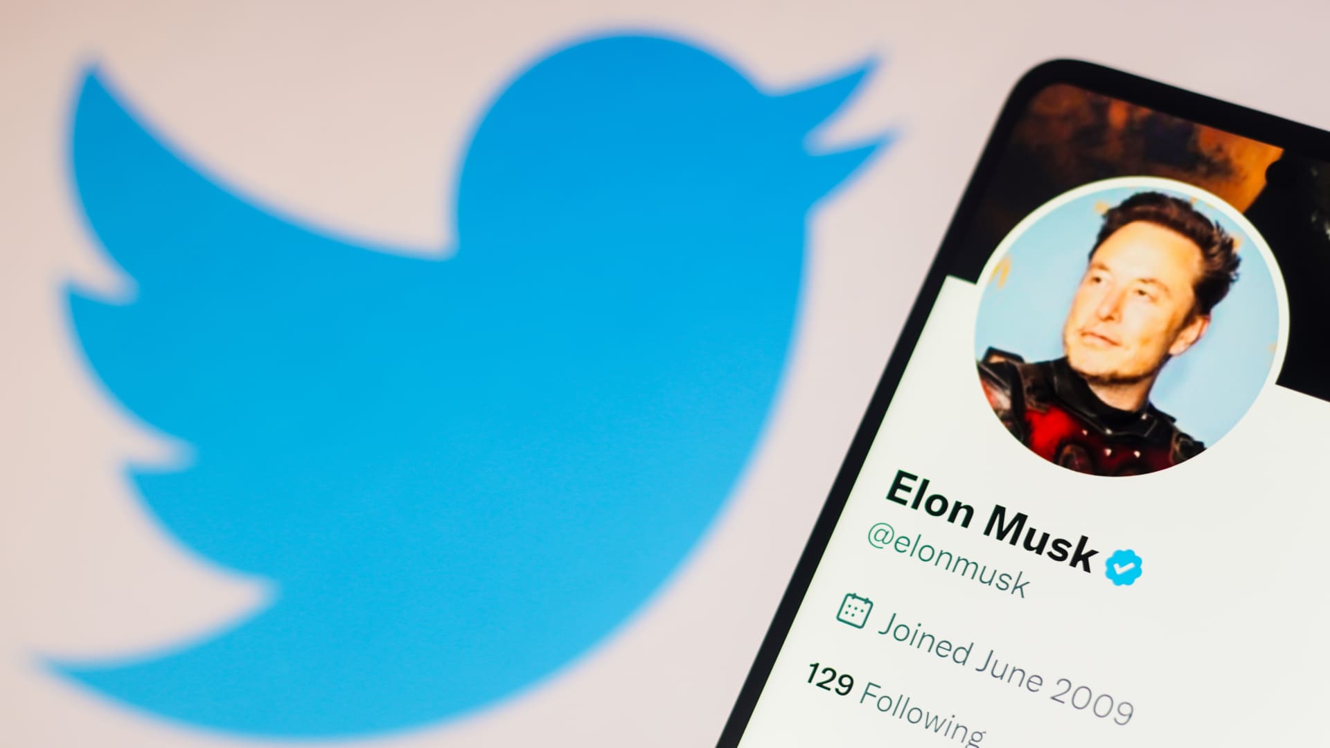 Elon Musk Announces Twitter Logo Change, Bids Adieu to Birds