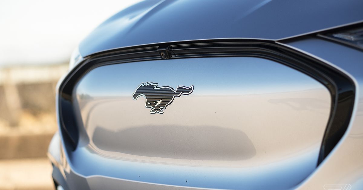 Featured image for "Regulators Investigate Fatal Crashes Involving Ford's Auto Driving Systems"