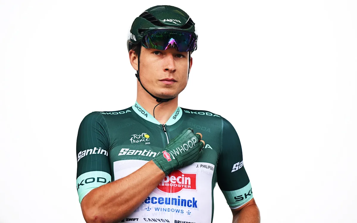 Featured image for Jasper Philipsen crashes out in chaotic Tour de France Stage 3