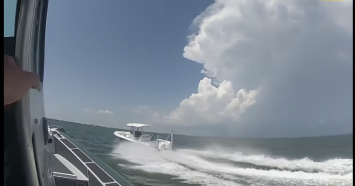 Fearless Florida Deputy Stops Runaway Boat Speeding at 40 mph