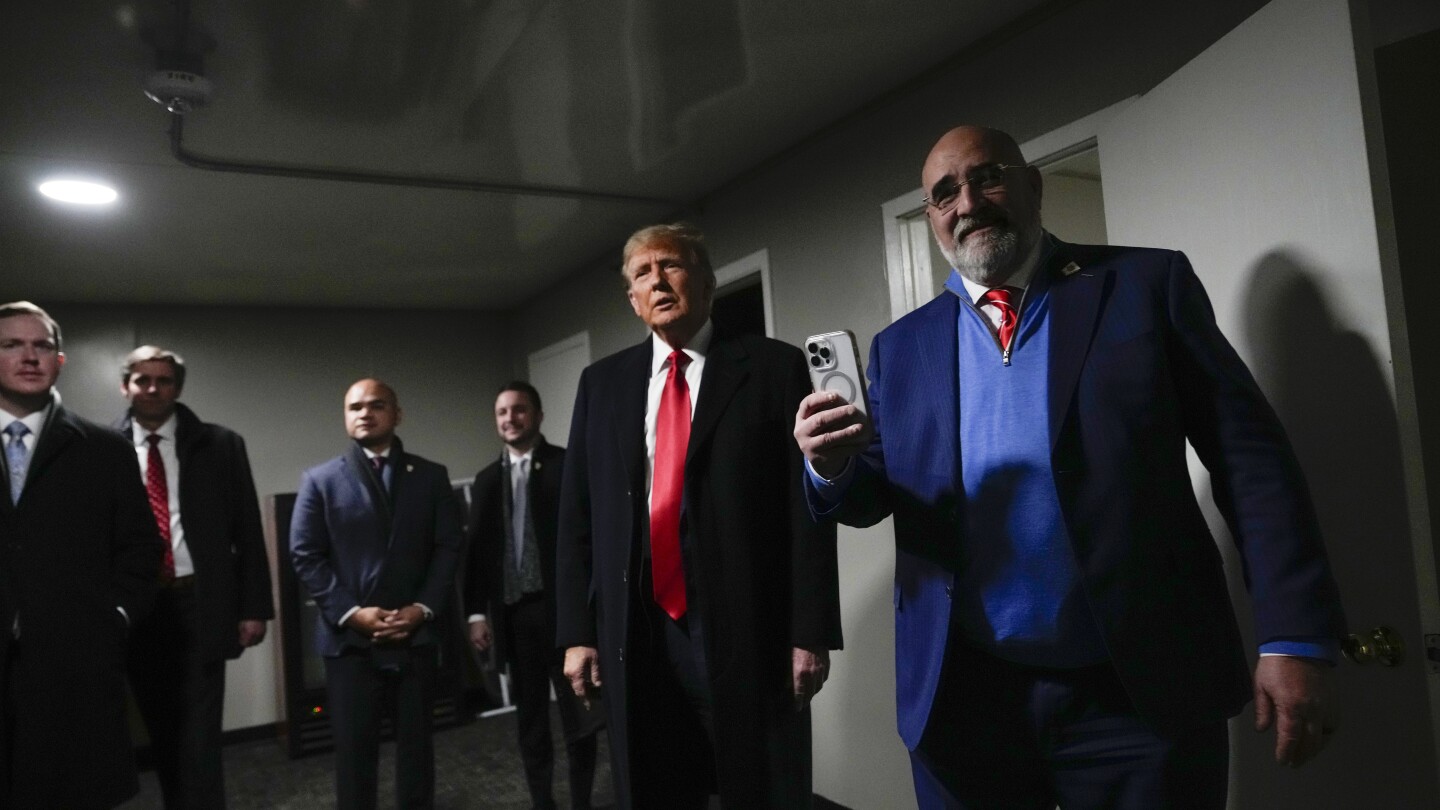 "Iowa Caucuses: Trump's Victory and Its Implications"