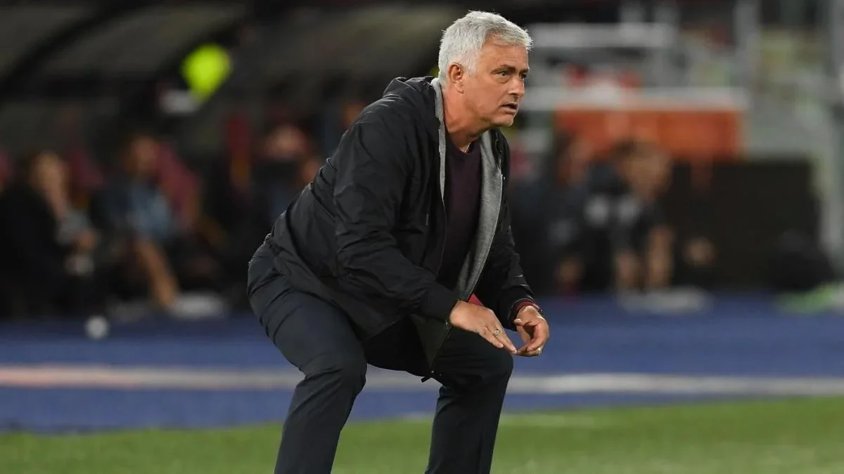 Mourinho's Roma edges closer to European glory with slender first leg win.