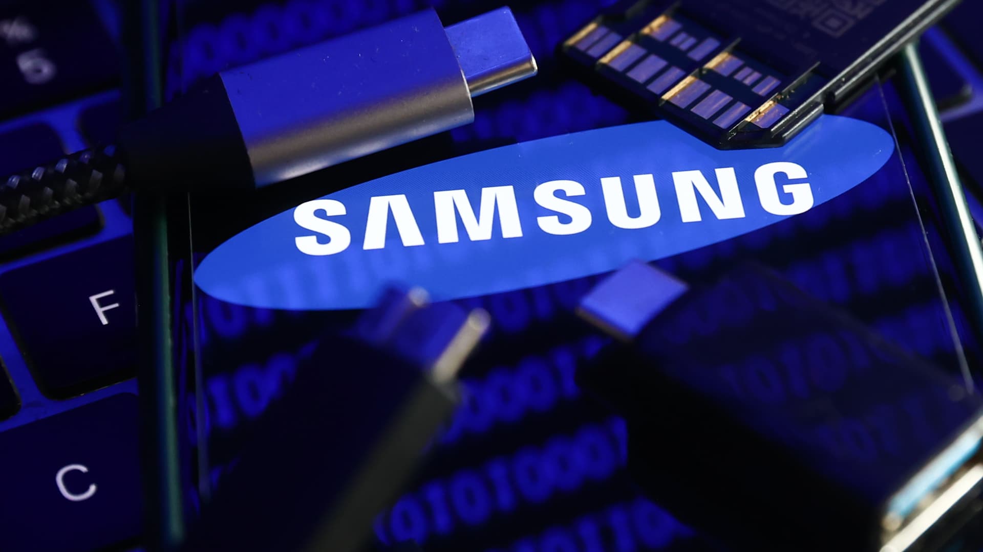 Featured image for Samsung Electronics' Q4 Operating Profit Drops 34.57% Despite Chip Recovery