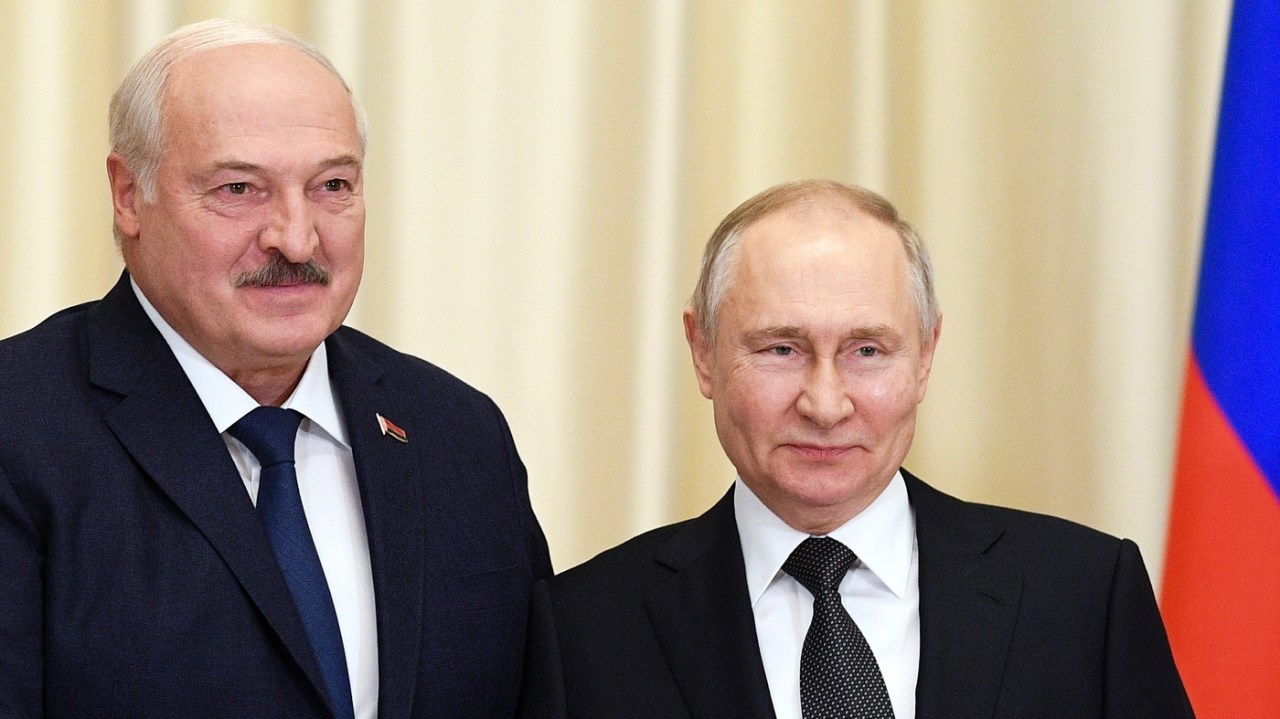 "Putin's Belarus Nuclear Plans Raise Global Concerns"