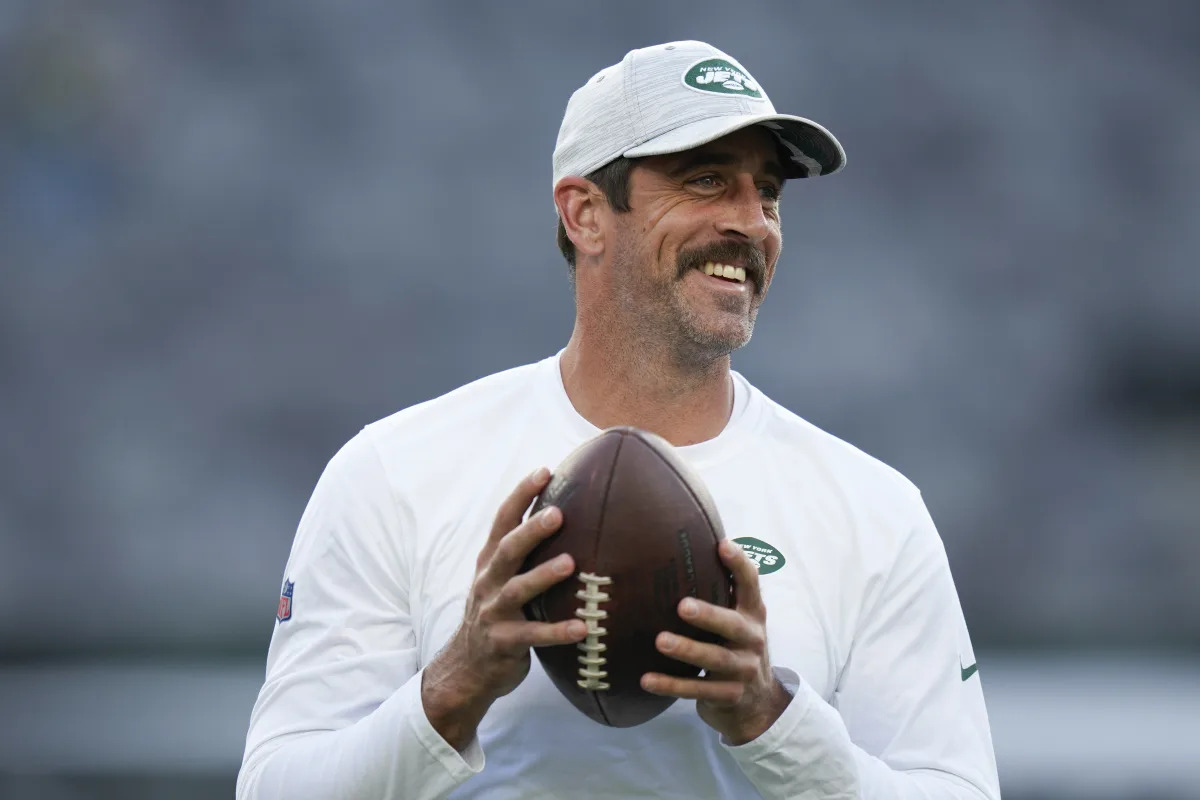 "Anticipating Aaron Rodgers' Debut: A Guide to Watching the Jets vs. Giants Preseason Game"