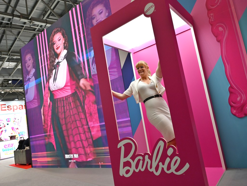 Featured image for Mattel's Barbie Boosts Q3 Results, But Shares Slide