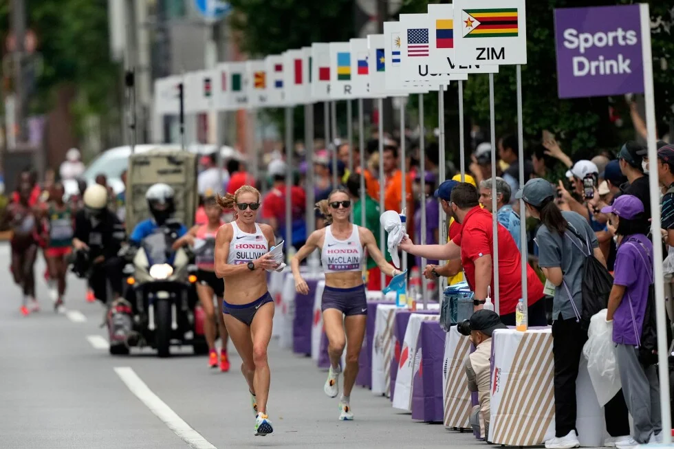 US women’s marathon leaders briefly misdirected by course error