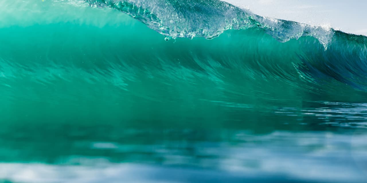"Analysts predict second wave of deposit outflows for banks"