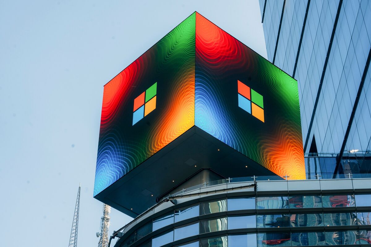 Microsoft Server Software Faces Widespread Cyberattack and Urgent Security Patches