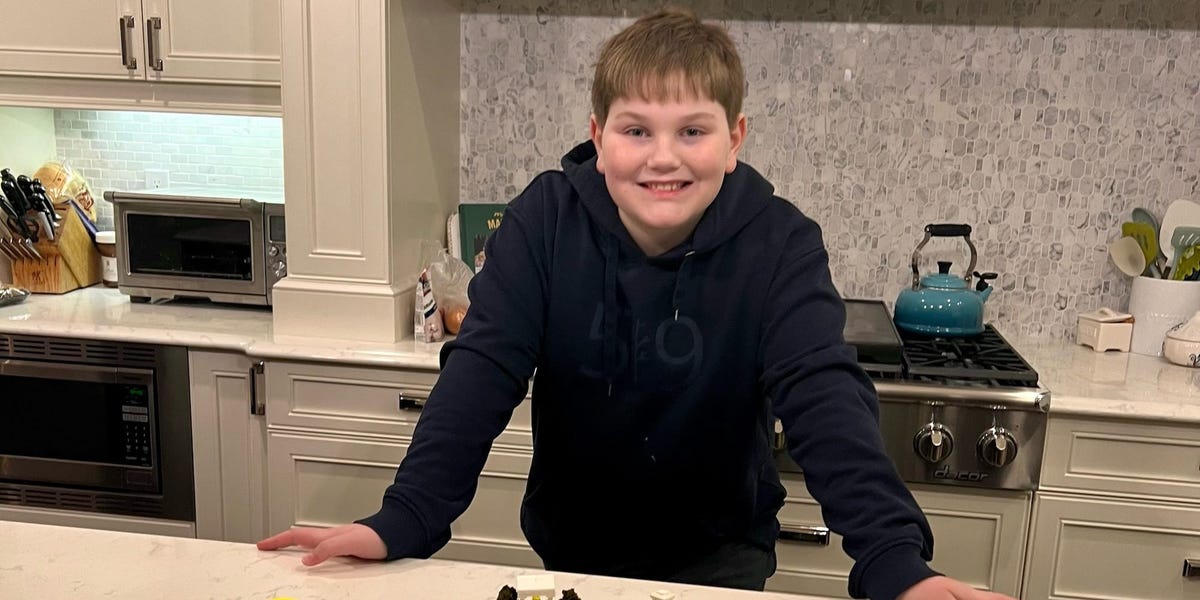 Featured image for "Teen recreates Archimedes' death ray for science fair experiment"