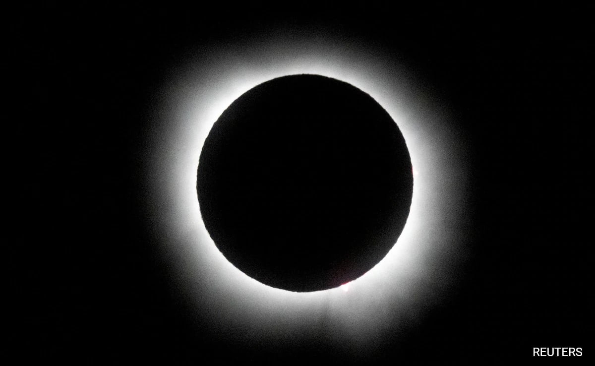 Featured image for "Mexico's Total Solar Eclipse Draws Crowds and 'Eclipse-Chasers'"