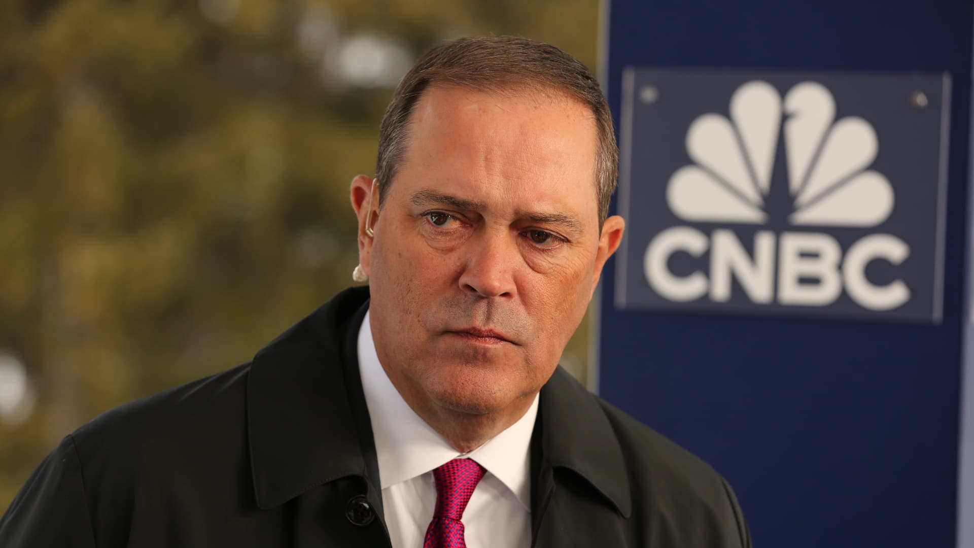 Featured image for Cisco Surpasses Earnings Expectations and Raises Revenue Outlook