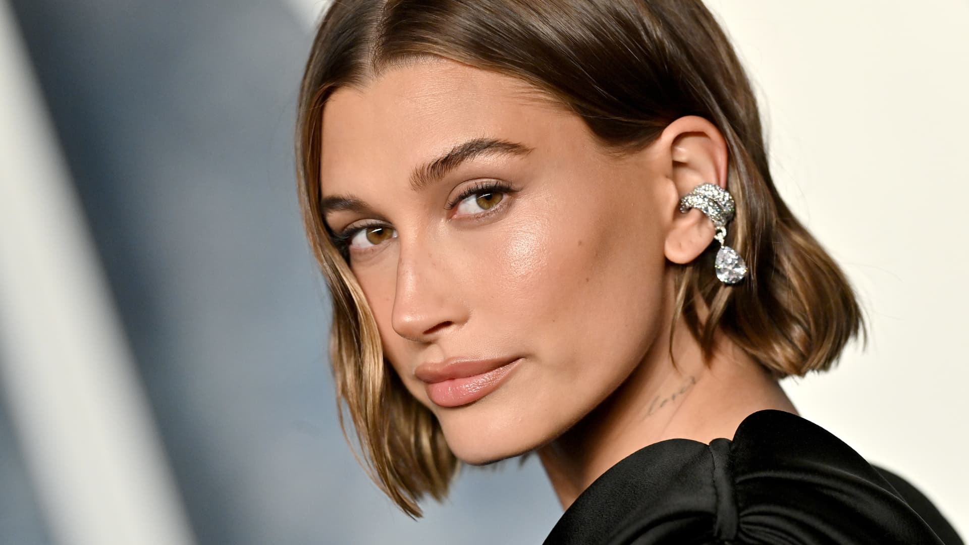 Featured image for Hailey Bieber's Rhode Skincare Achieves $1 Billion Sale, Joining the Billionaire Club
