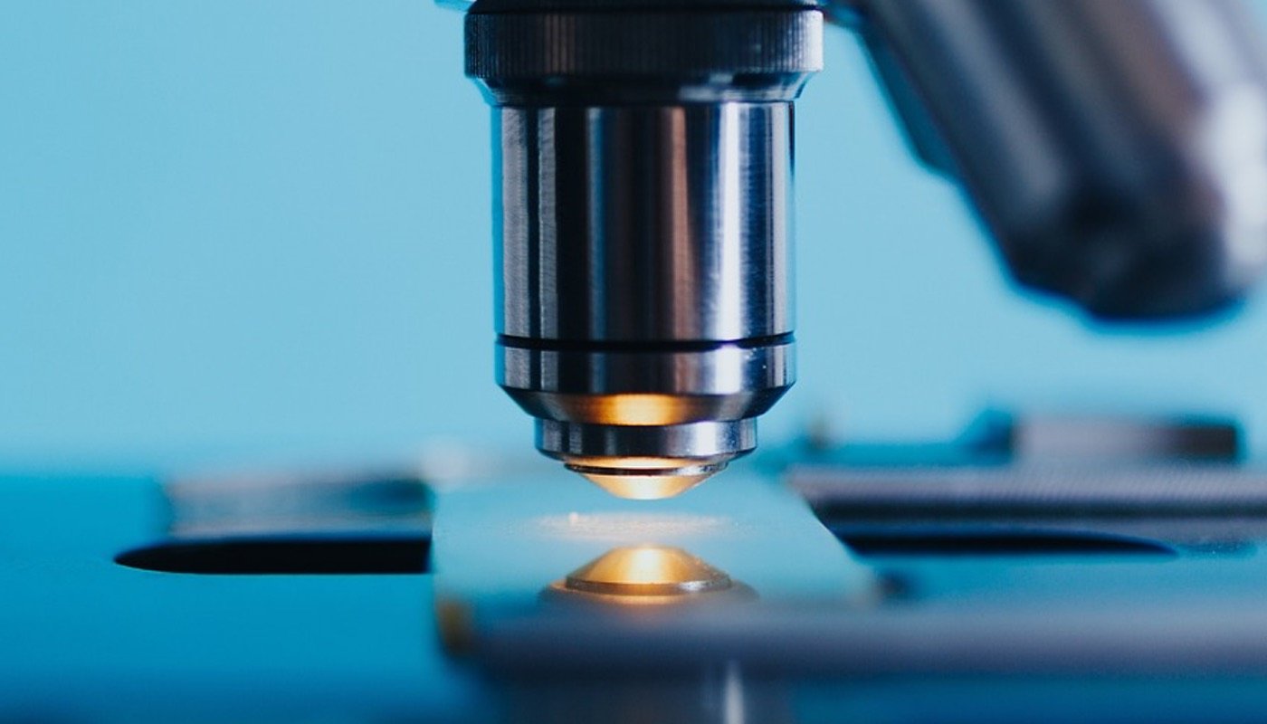 Featured image for "Revolutionary 'Superlens' Shatters Unbreakable Barrier, Unveiling the Invisible"