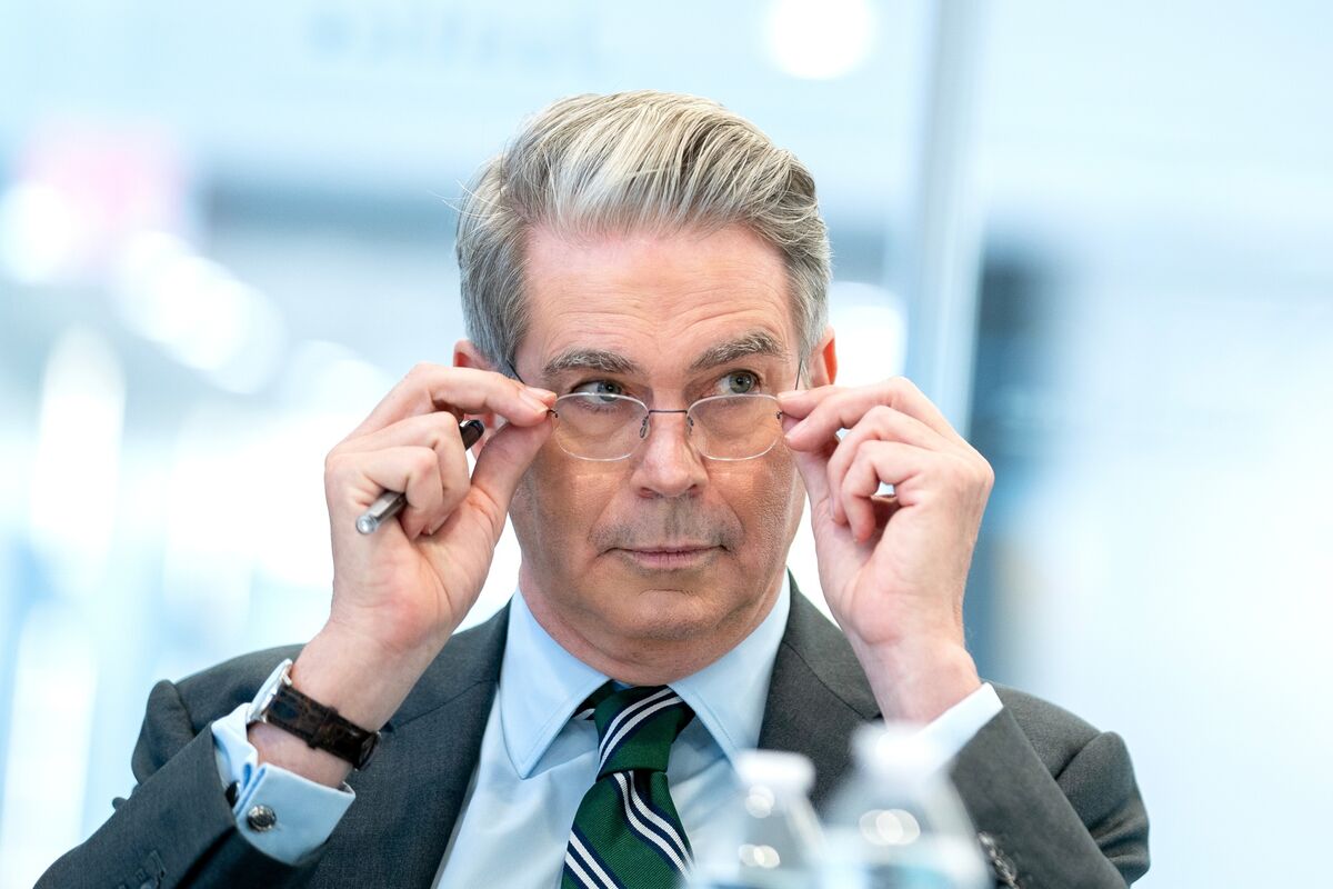 Featured image for Musk Influences Trump's Treasury Secretary Decision Amid Wall Street Tensions