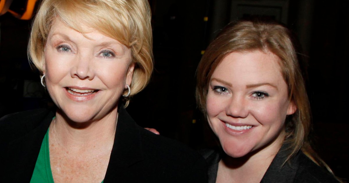 Featured image for "One Life to Live" Star Erika Slezak's Daughter Amanda Davies Dies at 42