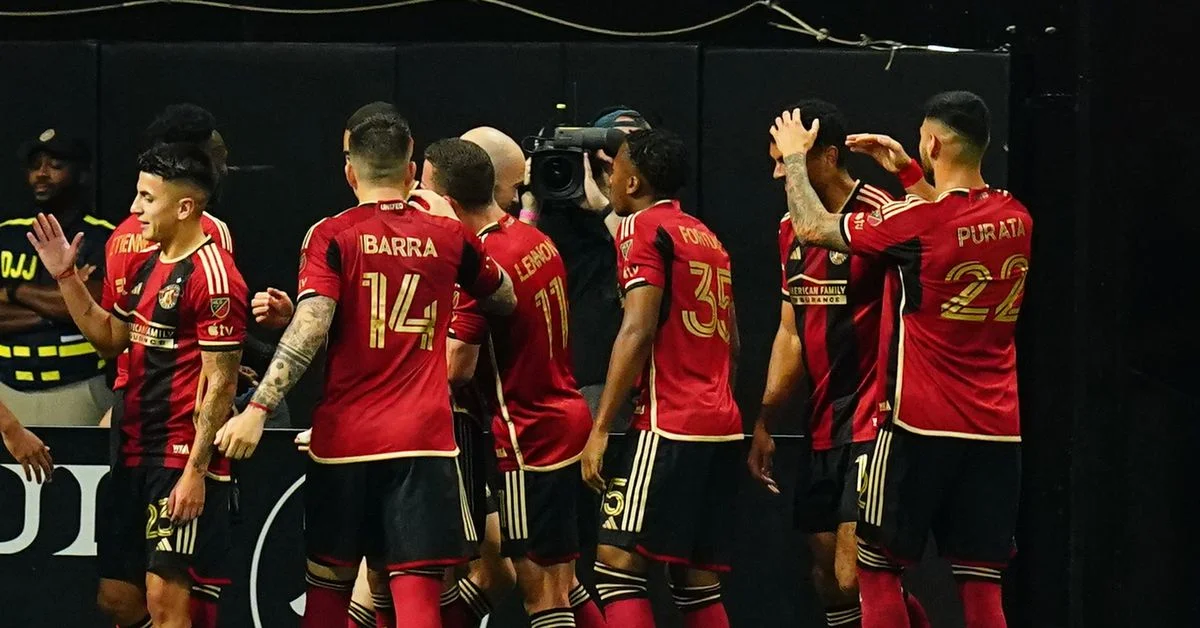Atlanta United dominates D.C. United with 3-1 victory.