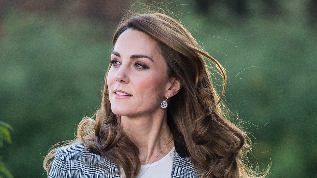 Kate Middleton Undergoes Abdominal Surgery, Hospitalized for Up to 2 Weeks