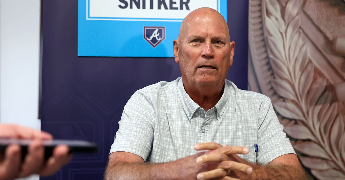 Featured image for "Braves' Spring Training 2024: Snitker, Anthopoulos Discuss Team's Hunger and Battles"