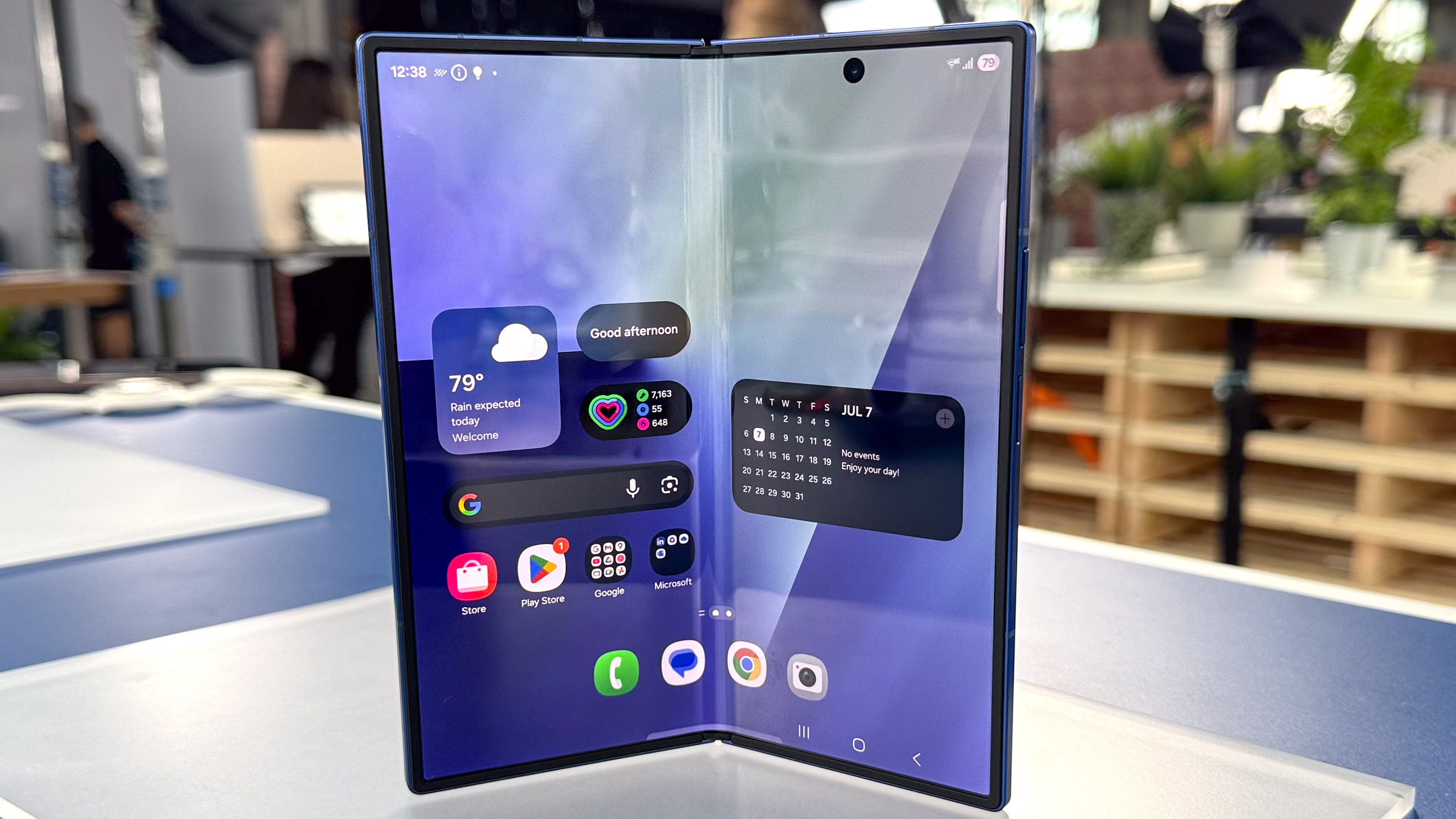 Featured image for My Experience Switching from Laptop to Galaxy Z Fold 7