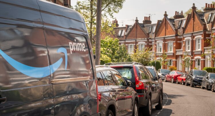 Featured image for Amazon and SpaceX Collaborate on Kuiper Satellite Launches for Broadband Service