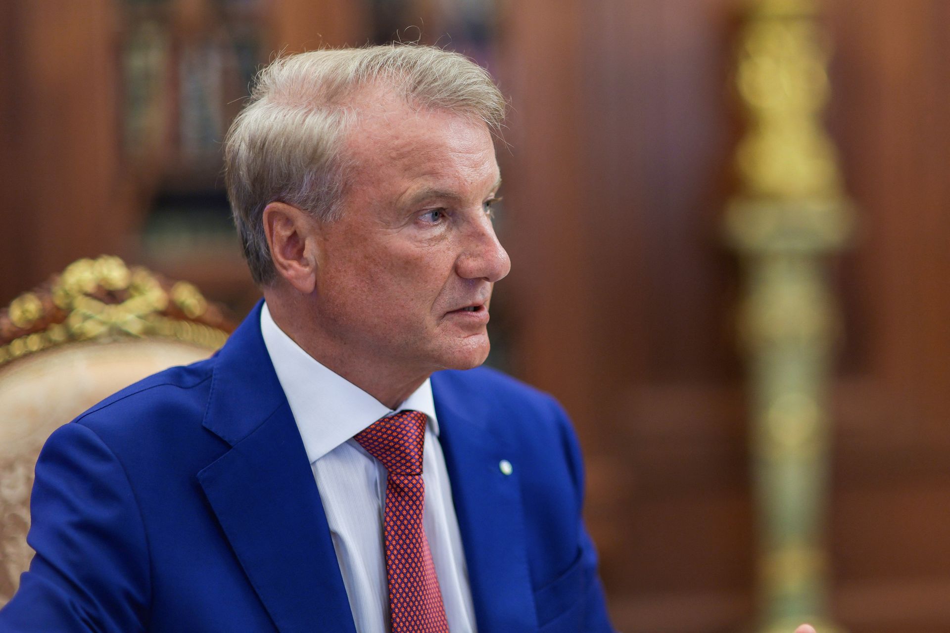 Featured image for Russian Economy Faces Stagnation and Recession Risks, Experts Warn