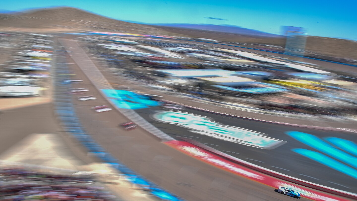 Featured image for NASCAR Championship Weekend Highlights and Schedule at Phoenix and Martinsville