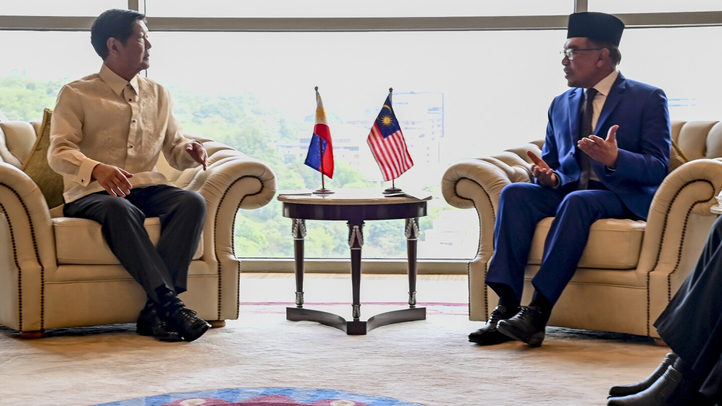 Malaysian Leader Urges ASEAN States to Address Myanmar Crisis through Bilateral Engagement