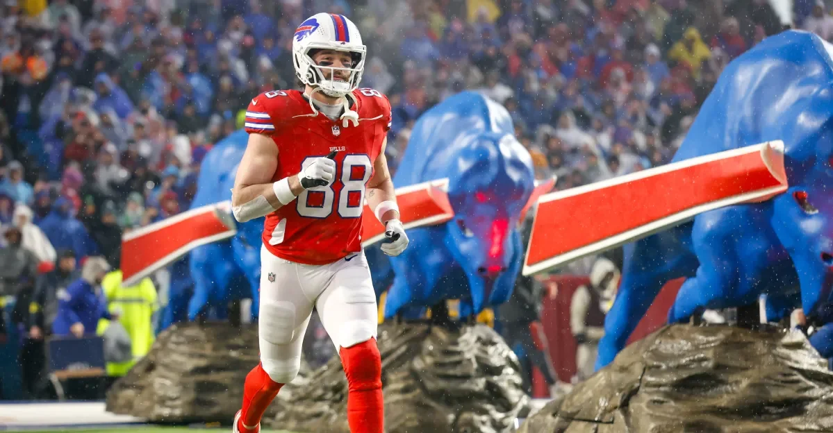 Bills extend Knox, locking in tight end through 2026