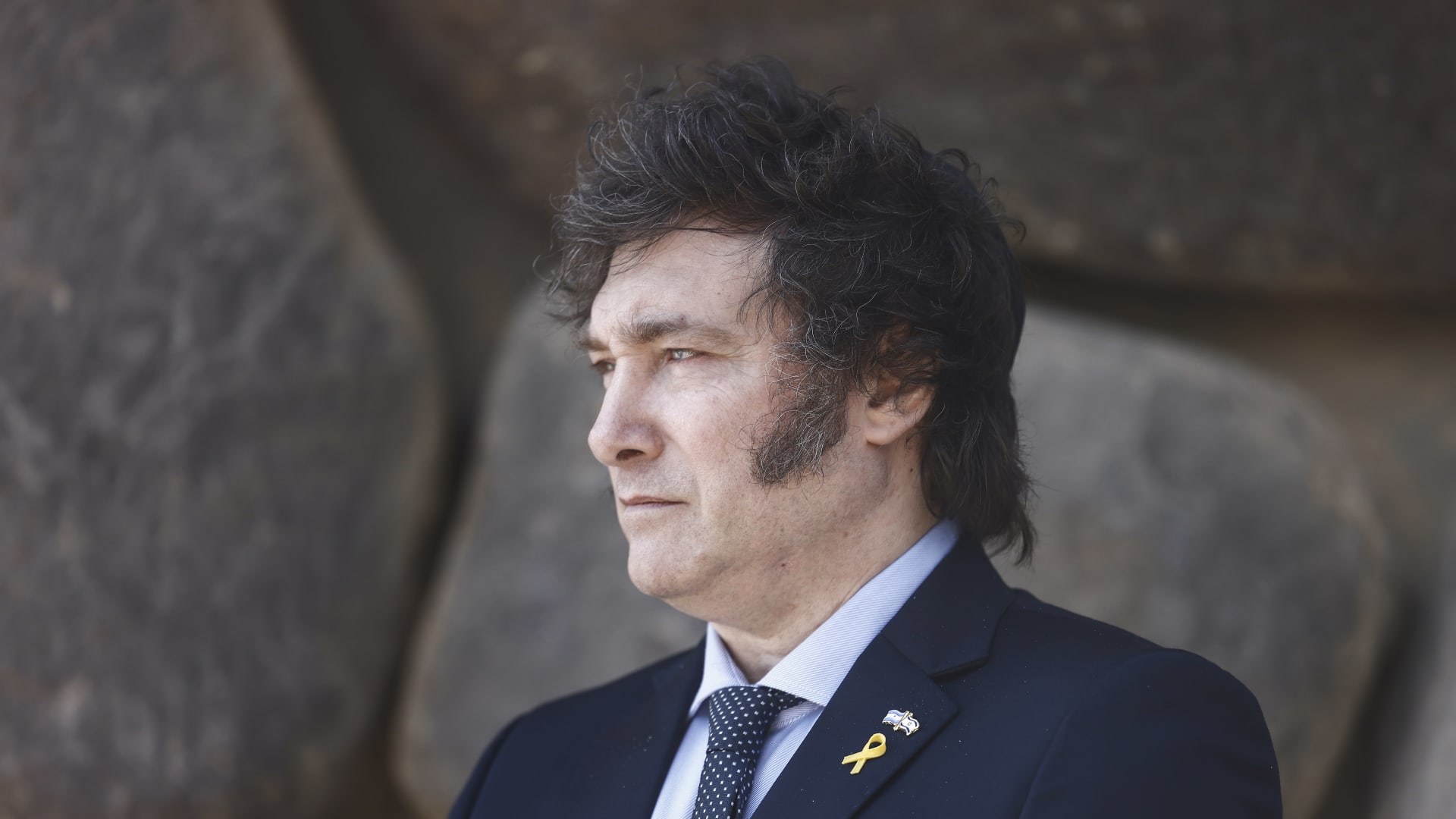 "Milei's Reform Bill Faces Setback as Argentina's Congress Sends It Back to Committee"