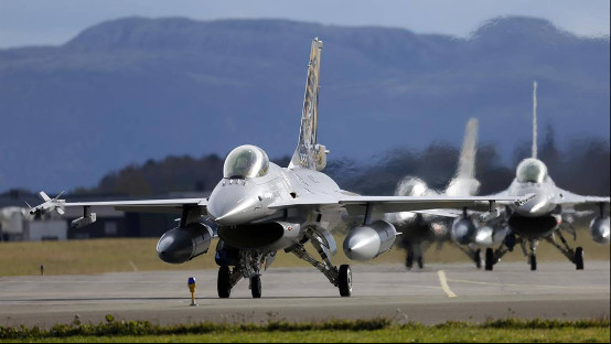 "Netherlands Commits Billions in Military Aid to Strengthen Ukraine's Defense"