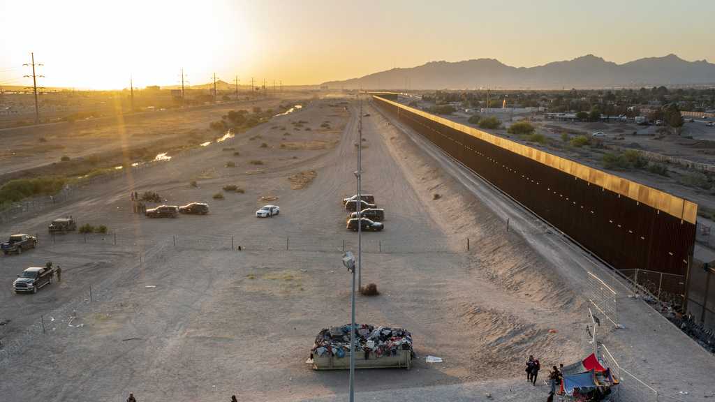 Featured image for Nebraska and Oklahoma National Guard troops deployed to Texas border for security mission