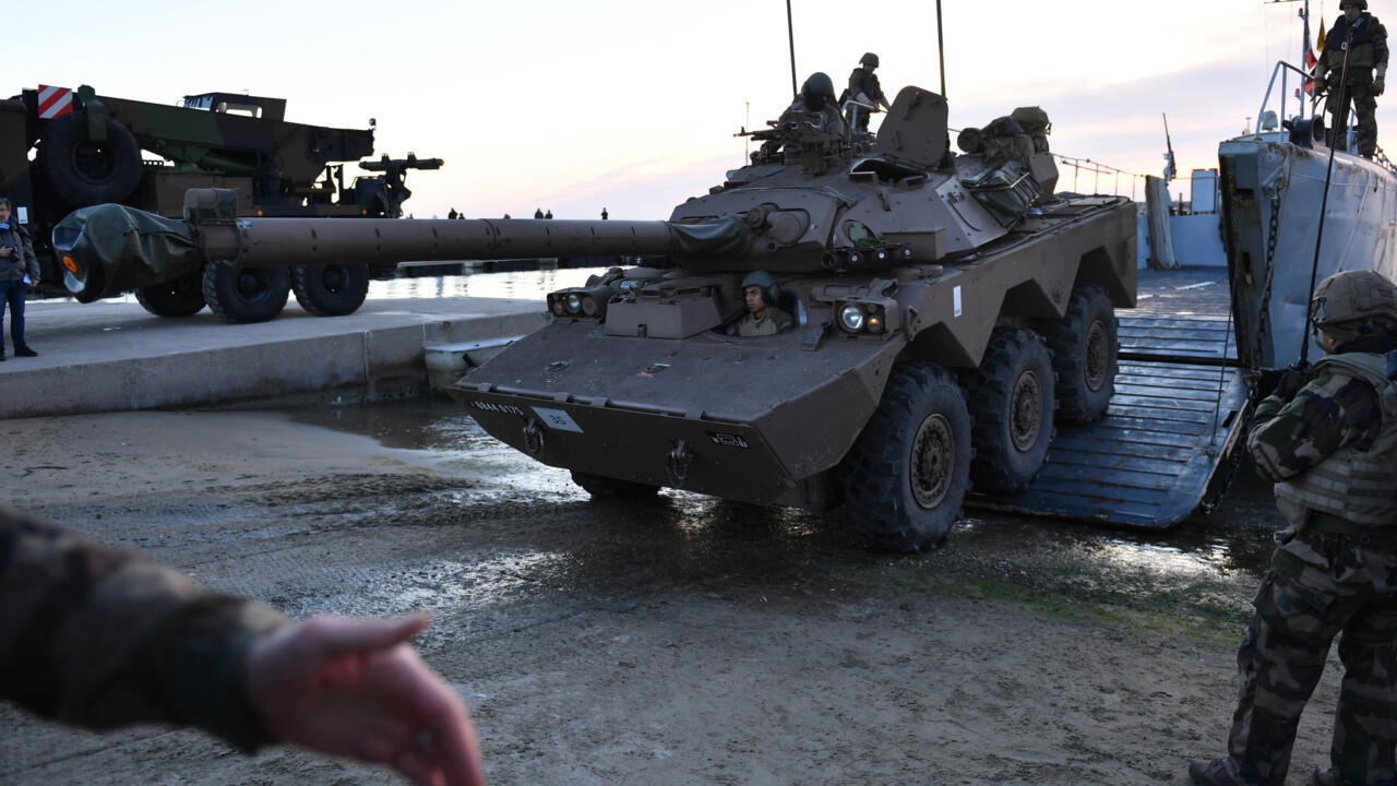 Ukraine Commander Criticizes 'Thin-Armoured' French Tanks for Attacks