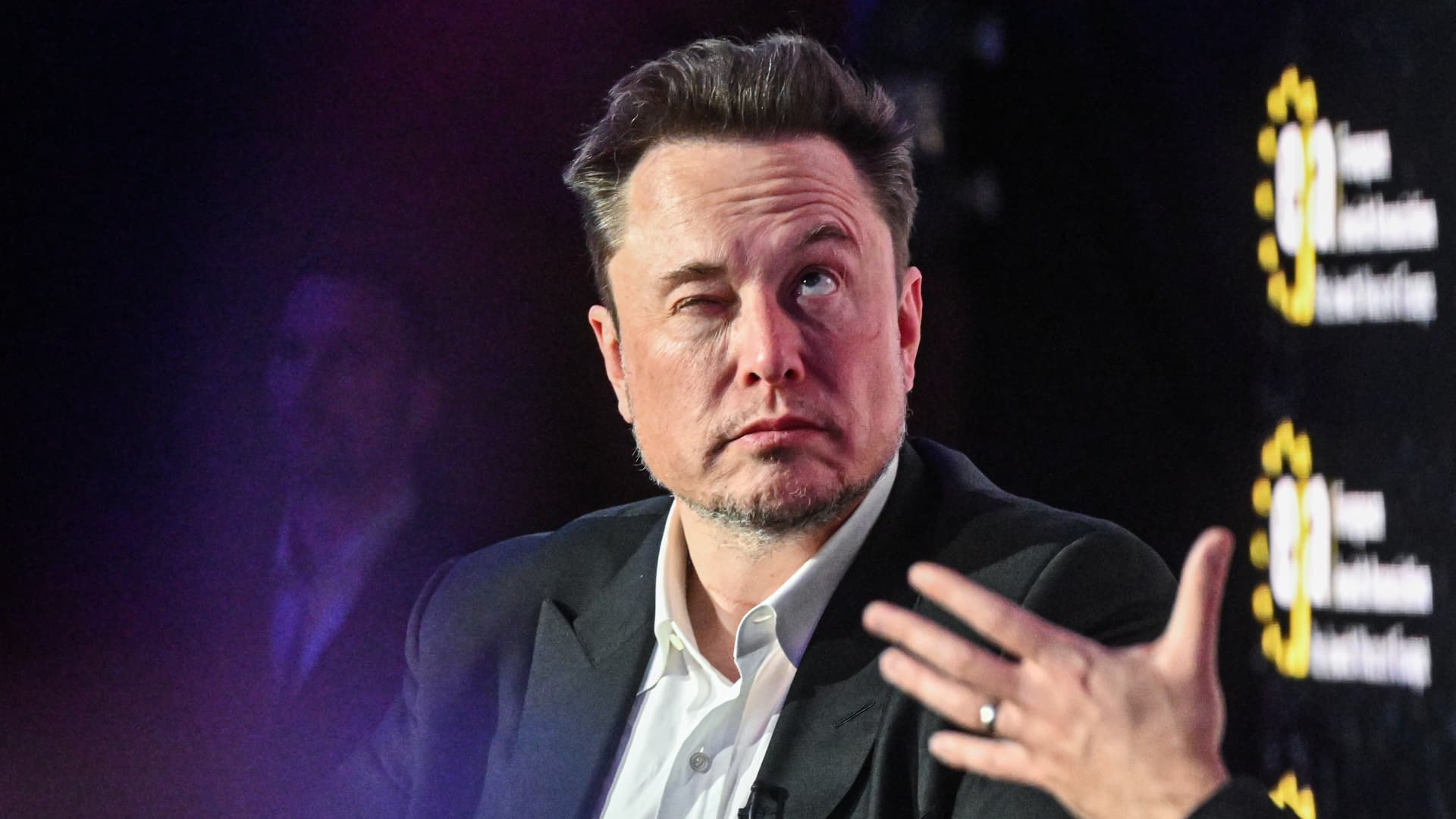 "SEC Orders Elon Musk to Testify in Twitter Investigation"