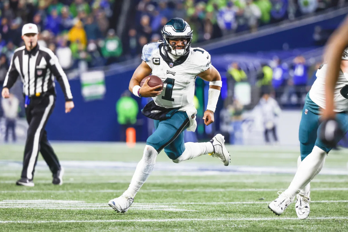 Seahawks' Drew Lock leads emotional win, Eagles lose 3rd in a row