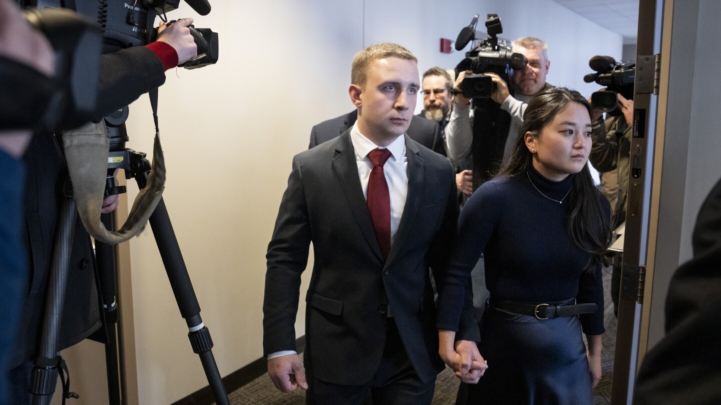 Featured image for Charges Dropped Against Minnesota Trooper in Ricky Cobb Shooting