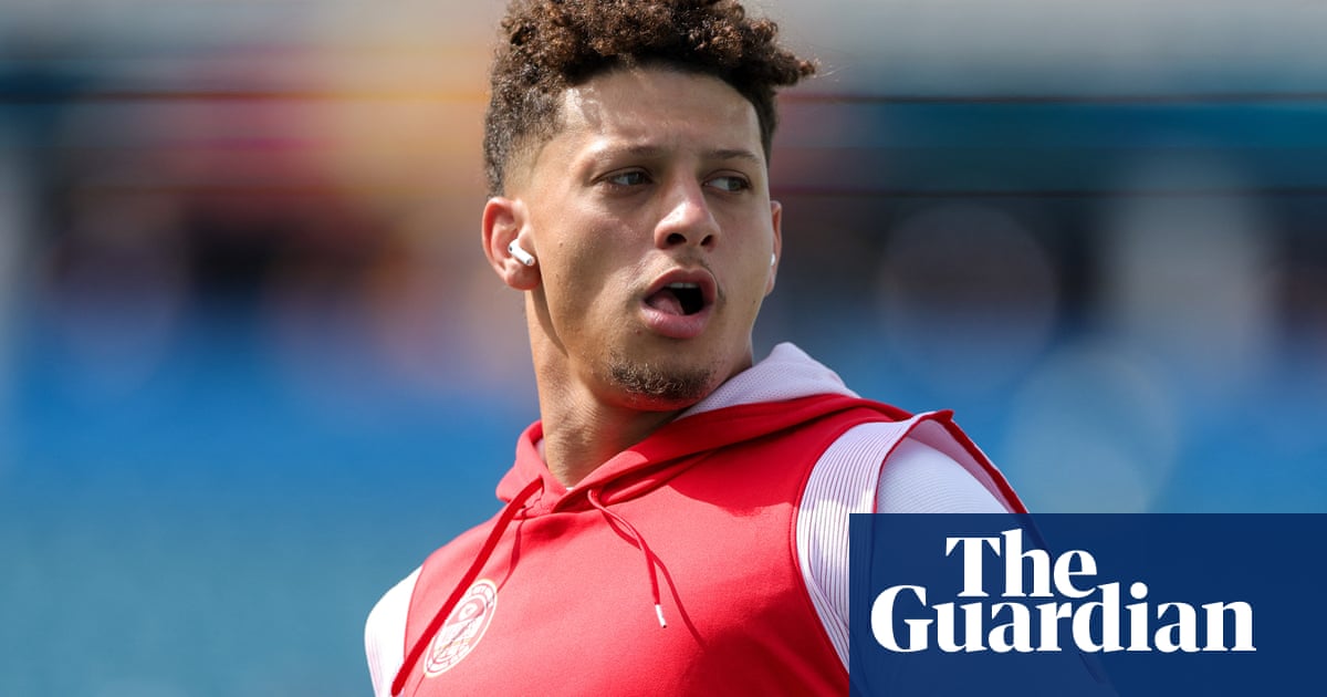 Patrick Mahomes Signs Record-Breaking Restructured Contract with Chiefs