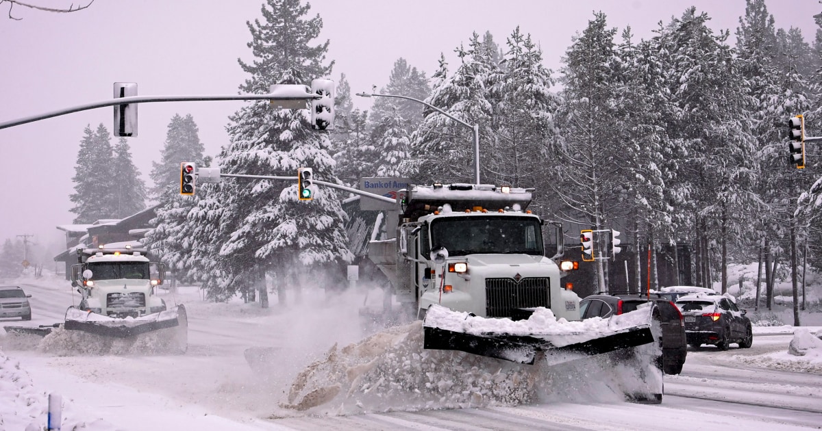 "U.S. Conducts First Gaza Aid Airdrop Amid Winter Storm"