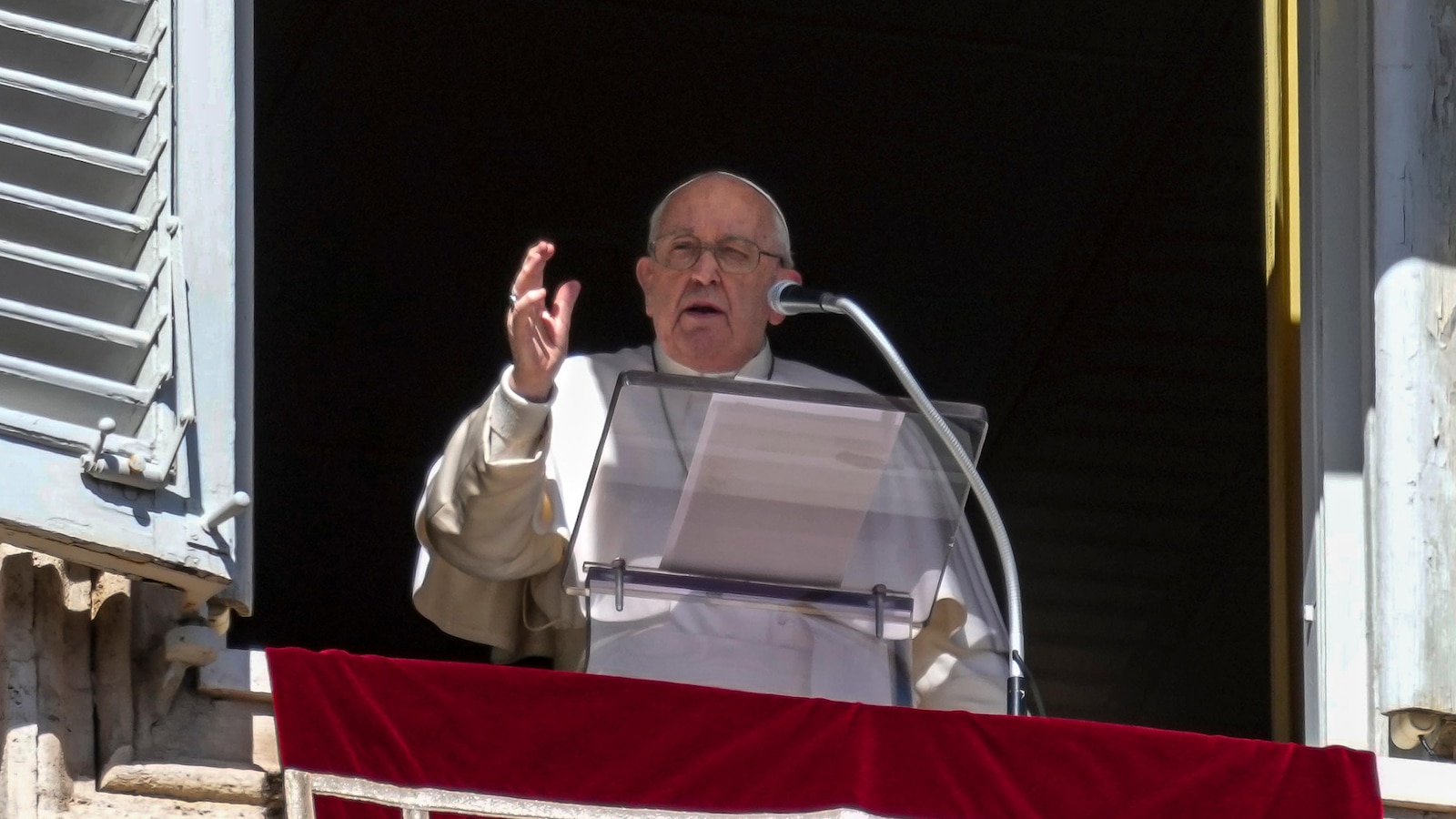"Pope Francis Alters Schedule Due to Mild Flu Symptoms"