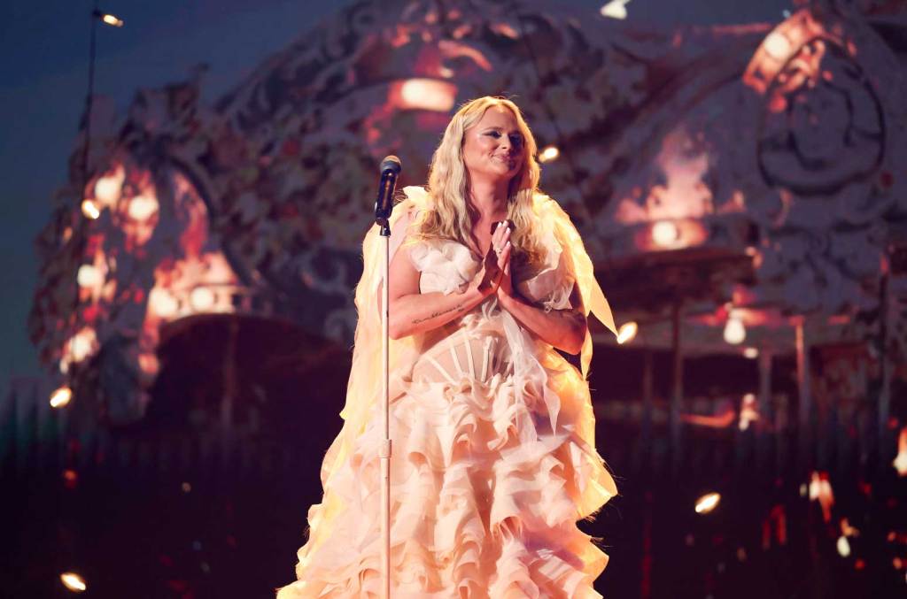 Miranda Lambert's Concert Controversy: Fans Walk Out Over Selfie Incident