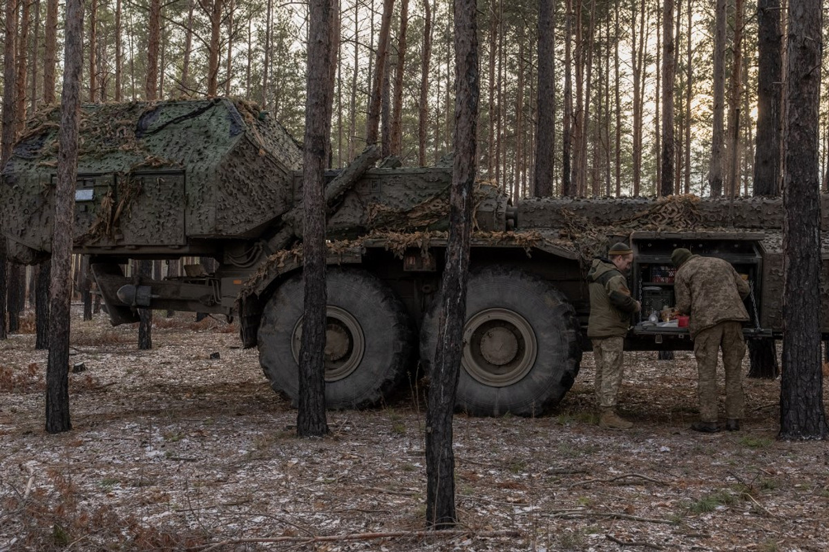 "Poland's Pledge: Resolving Tensions and Providing Aid in Ukraine Conflict"