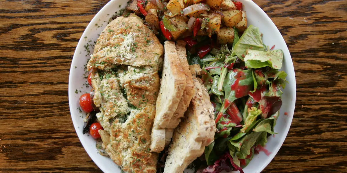 "Protein-rich Diet: The Key to Shedding Belly Fat, According to Dietitian"