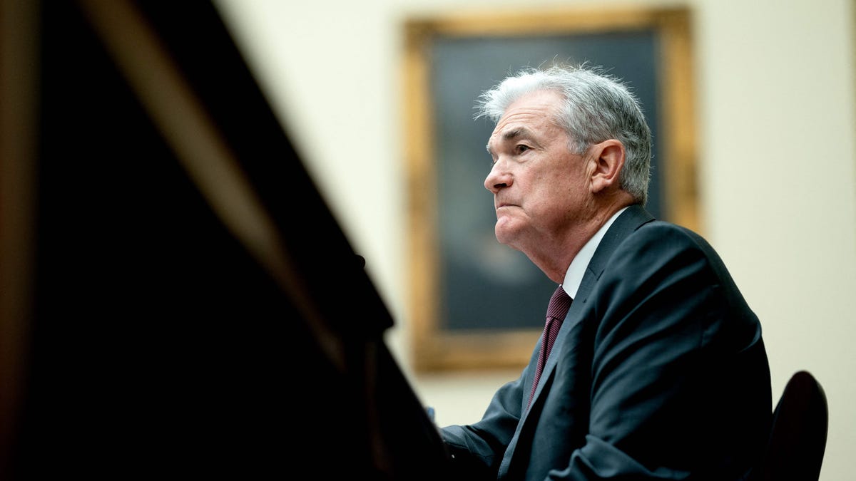 Fed Meeting: Interest Rate Hike, Savings Rates, and Gold Predictions