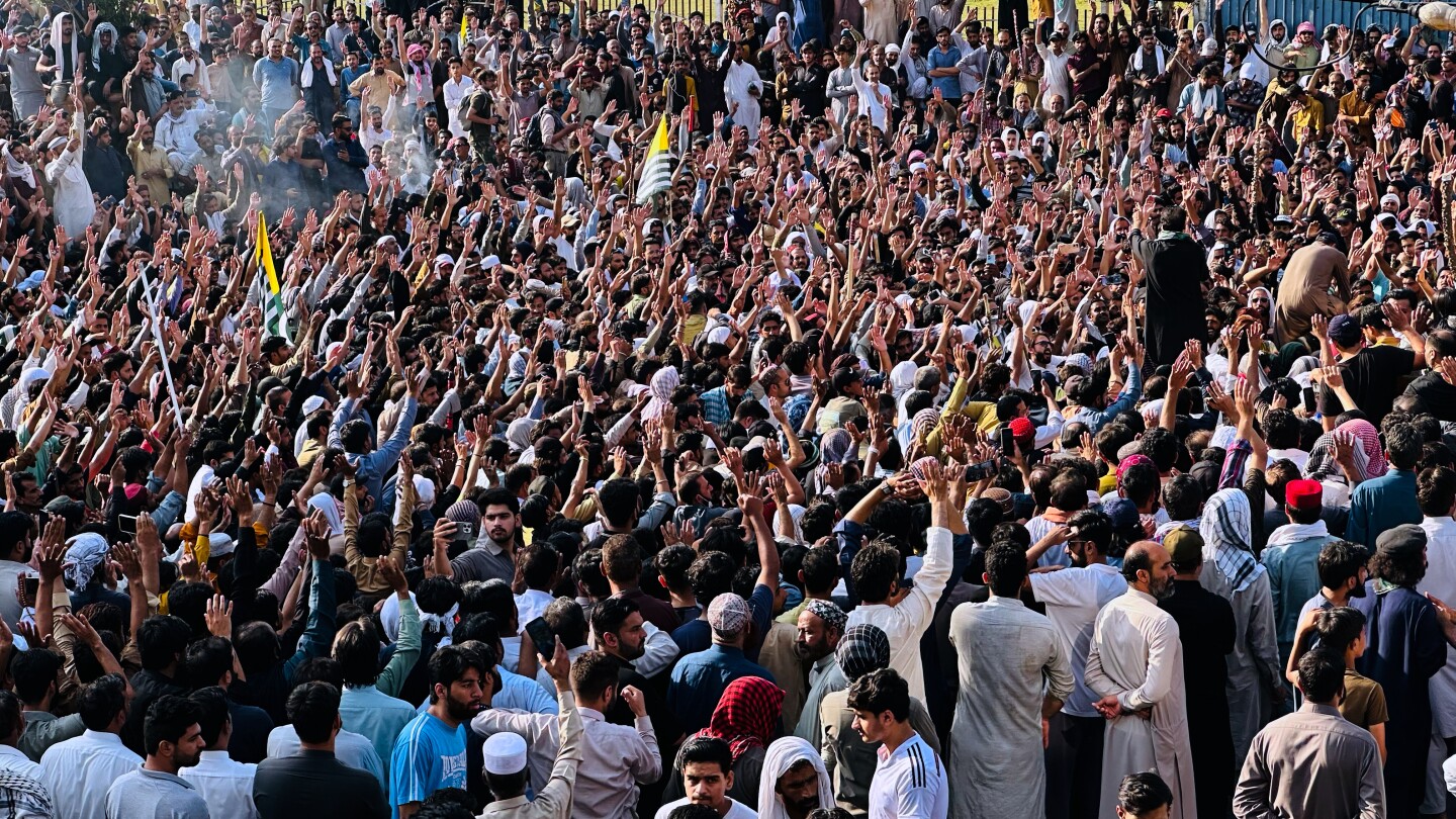 Featured image for Pakistan-administered Kashmir protests end with peace agreement after deadly unrest