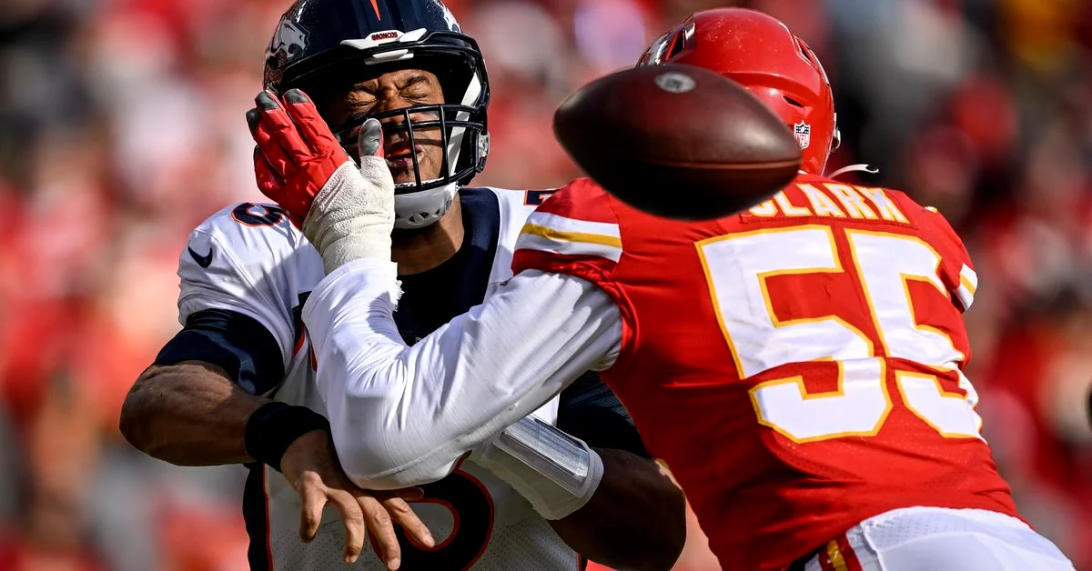 Frank Clark joins Denver Broncos for one-year deal.