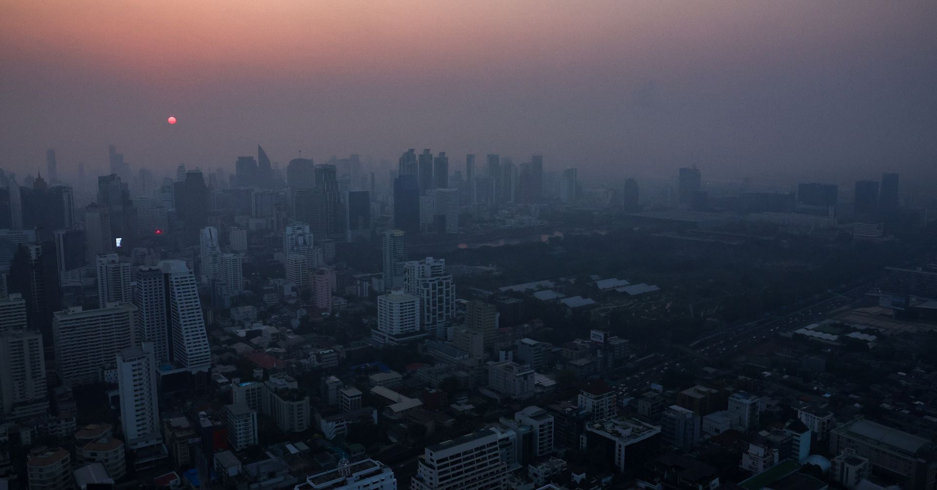 Bangkok Officials to Work from Home Due to Severe Pollution